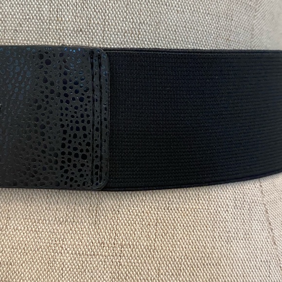 Nine West Womens Black Faux Leather Belt w Elastic Band Size M/L / NWT - Picture 3 of 9